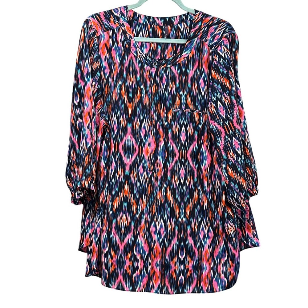 NYDJ size 1X navy print 1/2 button 3/4 sleeve top material care tag removed
